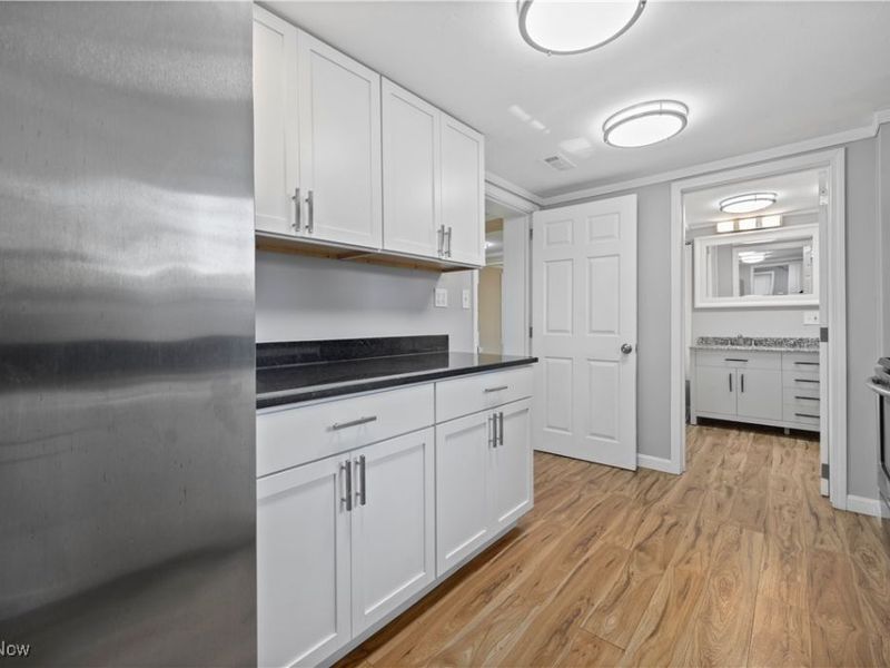 552 Treadway Boulevard, Sheffield Village, OH 44054 Photo 13