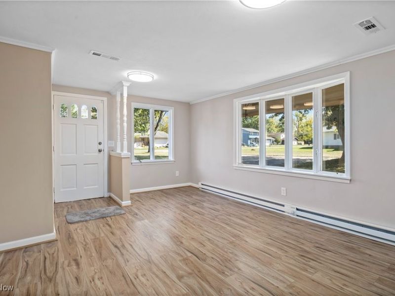 552 Treadway Boulevard, Sheffield Village, OH 44054 Photo 2