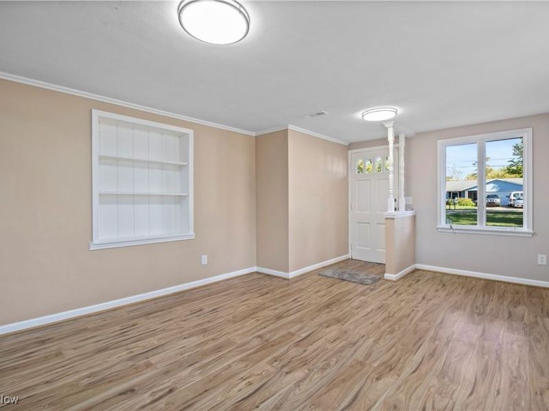 552 Treadway Boulevard, Sheffield Village, OH 44054 Photo 3