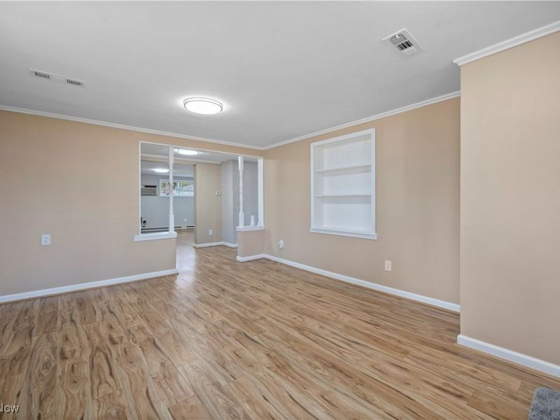 552 Treadway Boulevard, Sheffield Village, OH 44054 Photo 5