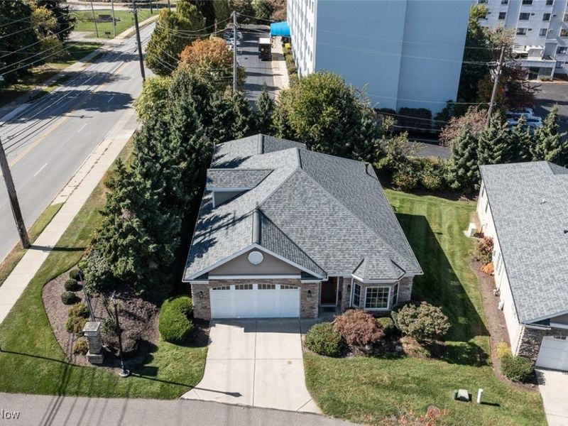 24 Somerset Drive, Rocky River, OH 44116 Photo 2