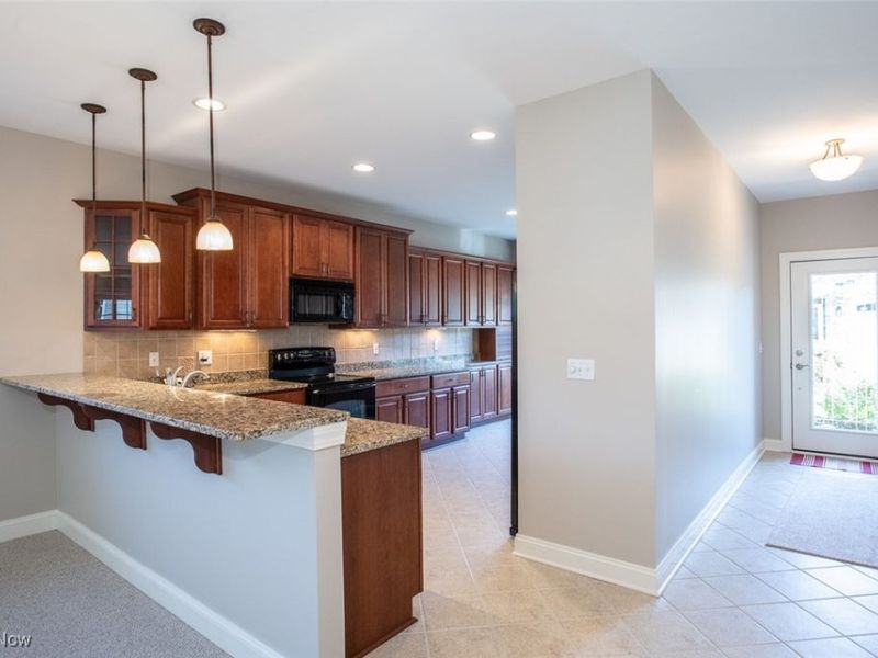 24 Somerset Drive, Rocky River, OH 44116 Photo 5