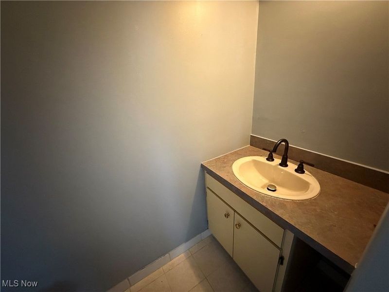 10201 Greenview Avenue, Garfield Heights, OH 44125 Photo 14