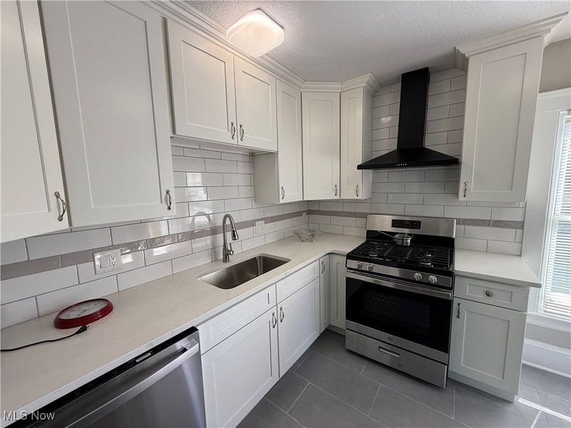 2011 West Boulevard, Cleveland, OH 44102 Photo 12