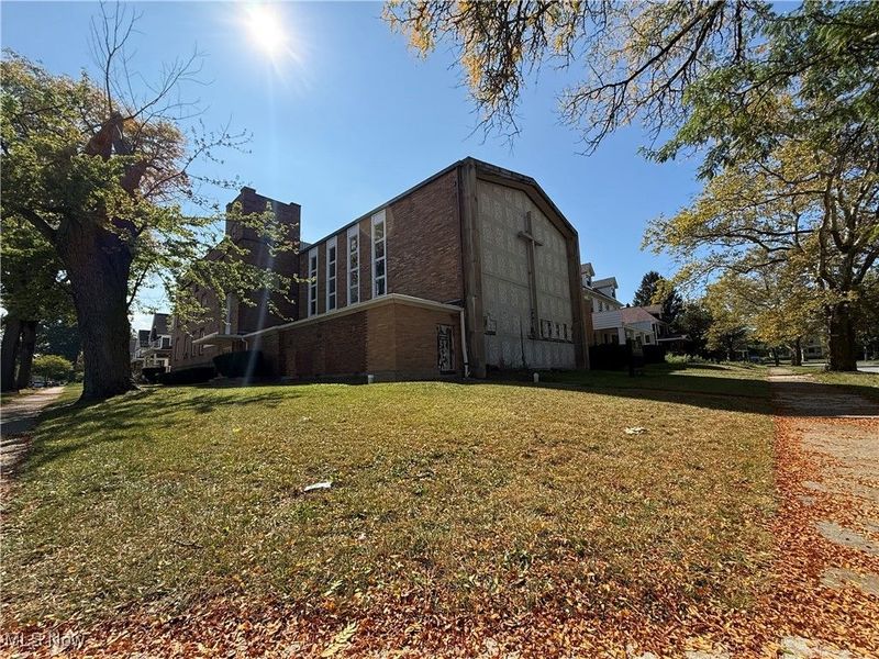 2011 West Boulevard, Cleveland, OH 44102 Photo 5