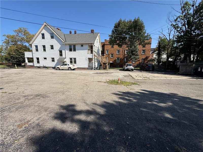 2011 West Boulevard, Cleveland, OH 44102 Photo 8