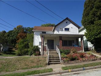 227 S 6th St Youngwood, PA 15697