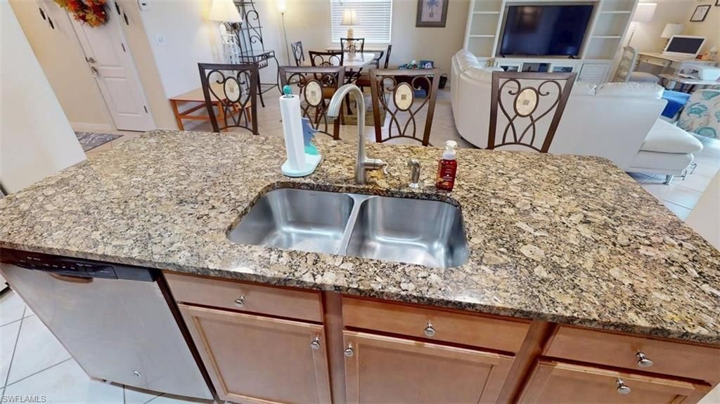 2571 Laurentina Ln, Cape Coral, FL 33909 Photo