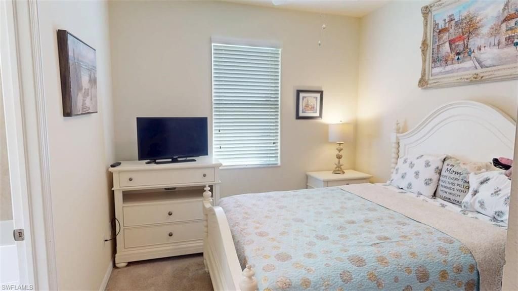 2571 Laurentina Ln, Cape Coral, FL 33909 Photo