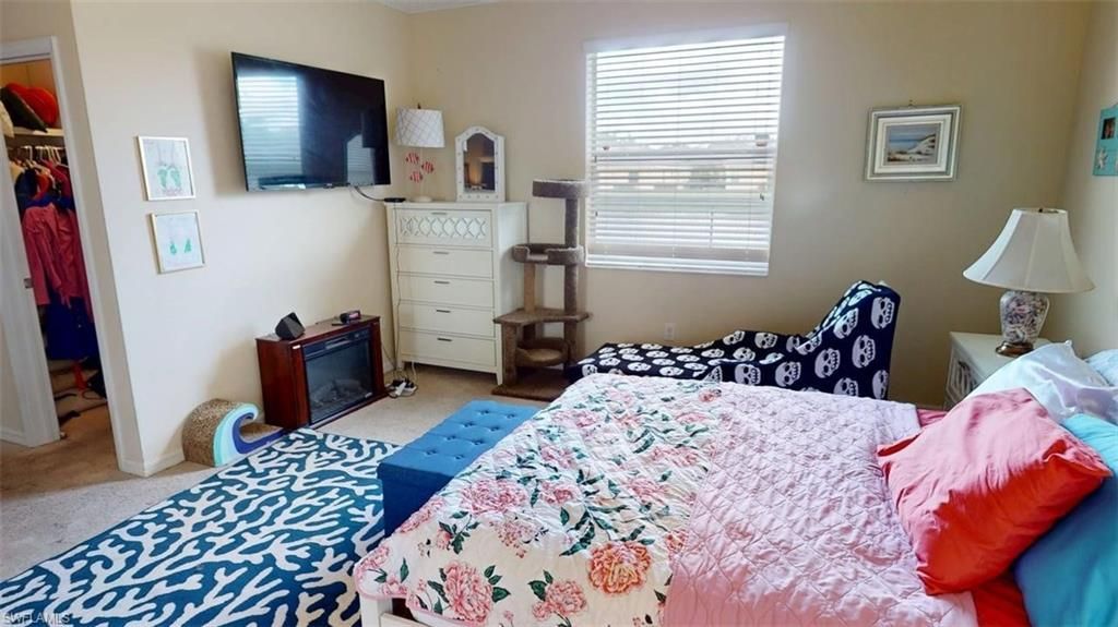 2571 Laurentina Ln, Cape Coral, FL 33909 Photo