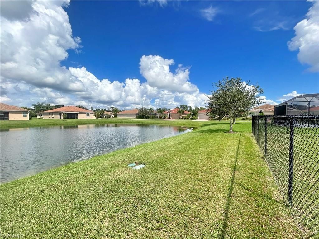2571 Laurentina Ln, Cape Coral, FL 33909 Photo