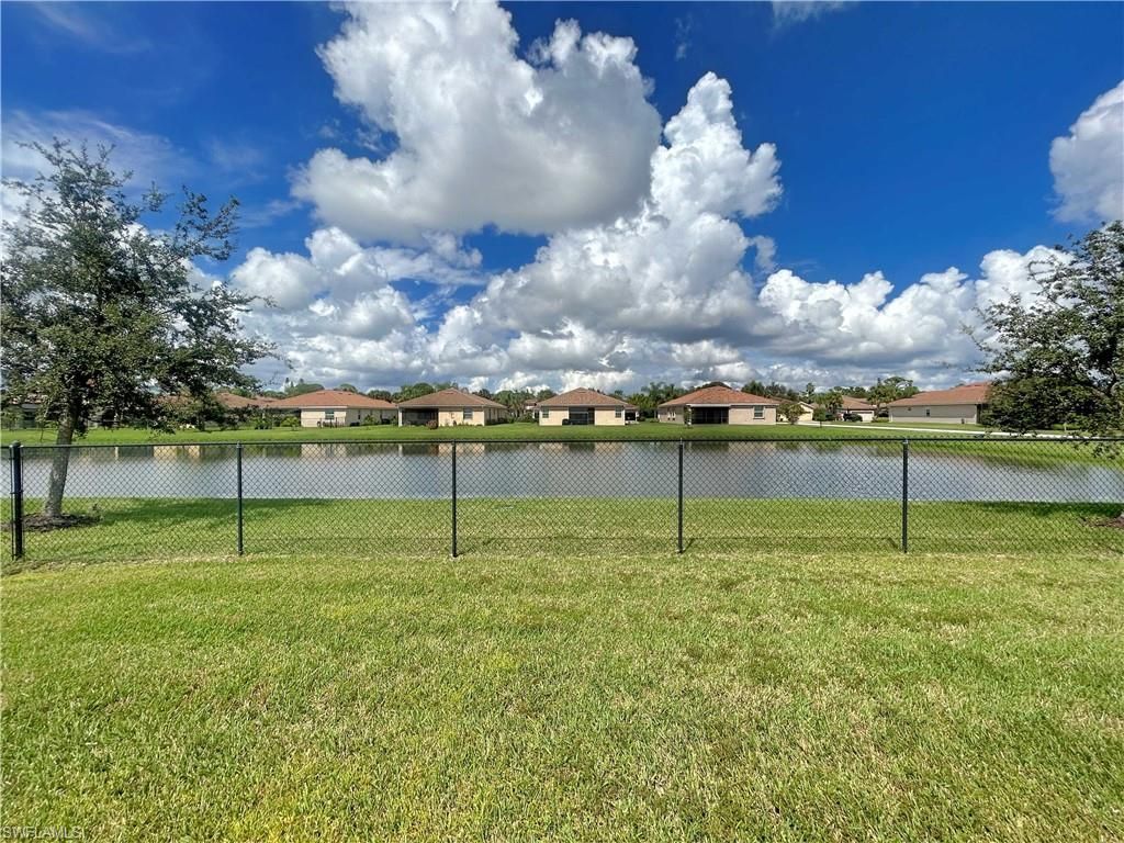 2571 Laurentina Ln, Cape Coral, FL 33909 Photo