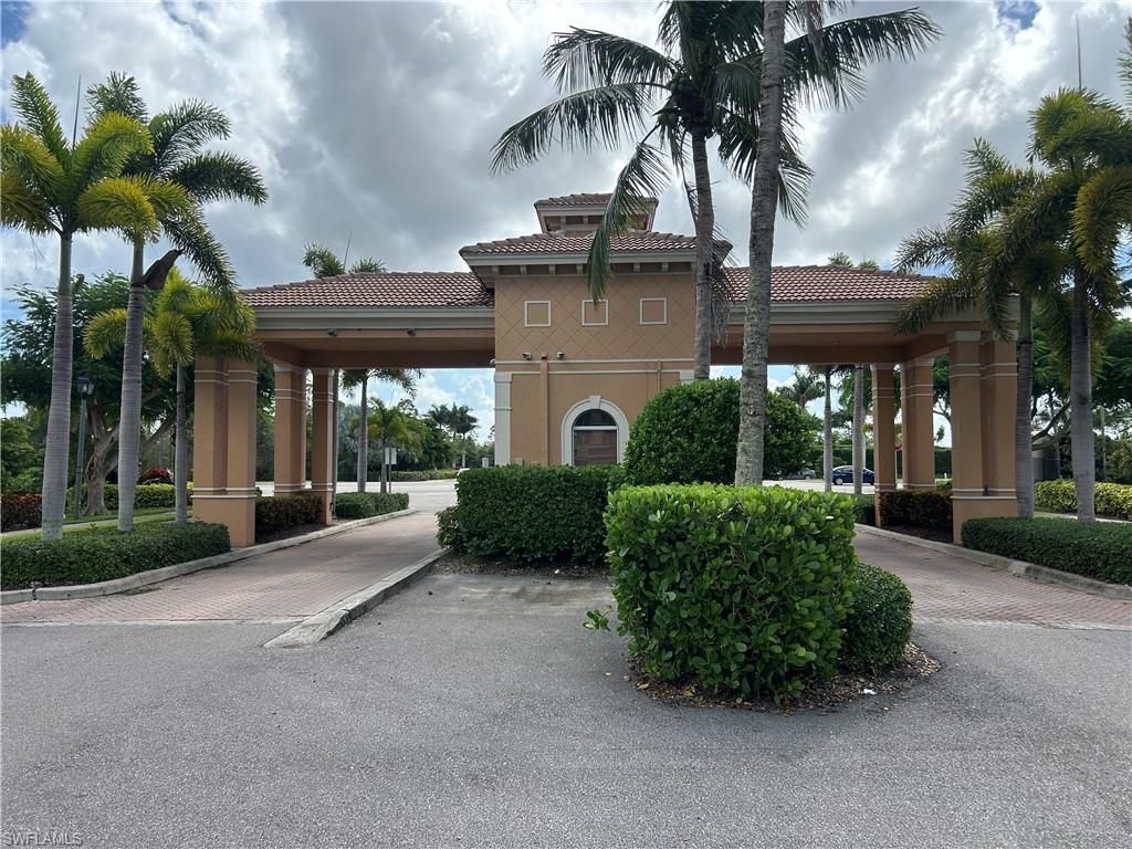 2571 Laurentina Ln, Cape Coral, FL 33909 Photo