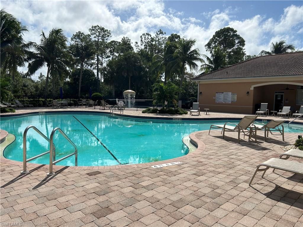 2571 Laurentina Ln, Cape Coral, FL 33909 Photo