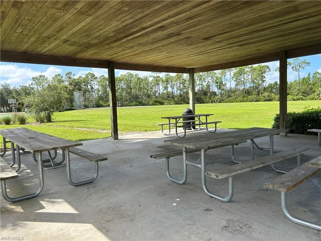 2571 Laurentina Ln, Cape Coral, FL 33909 Photo