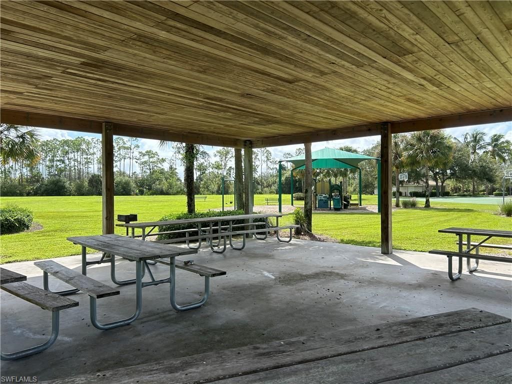 2571 Laurentina Ln, Cape Coral, FL 33909 Photo