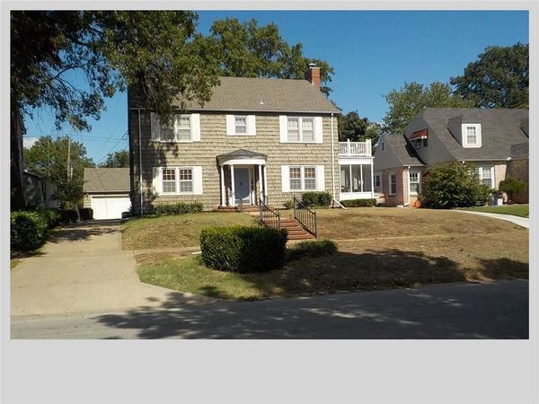 1216 W 4th Street, Coffeyville, KS 67337