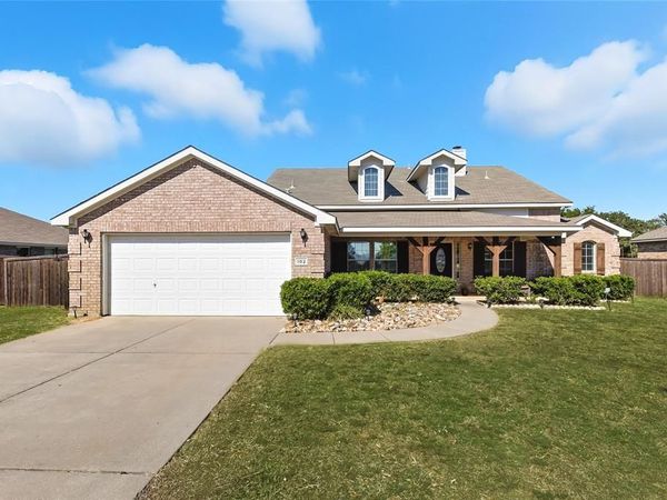 102 Faircrest Drive, Krugerville, TX 76227