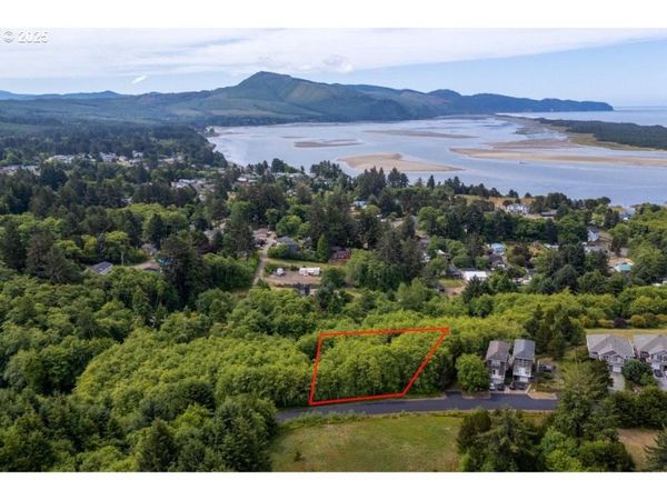 218 Holly Heights Avenue, Netarts, OR 97143