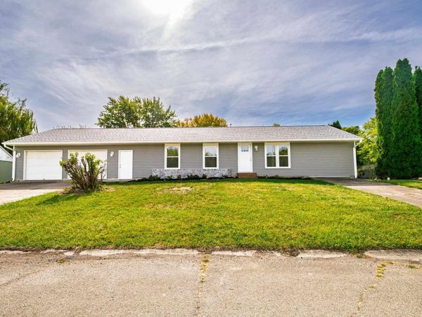 221 W Paulette Avenue, Gaston, IN 47342