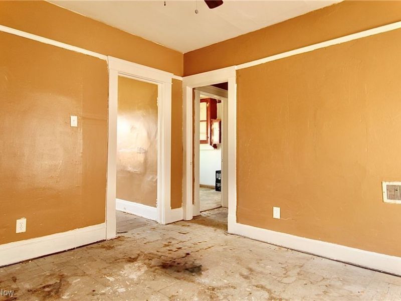 12406 Kinsman Road, Cleveland, OH 44120 Photo 4