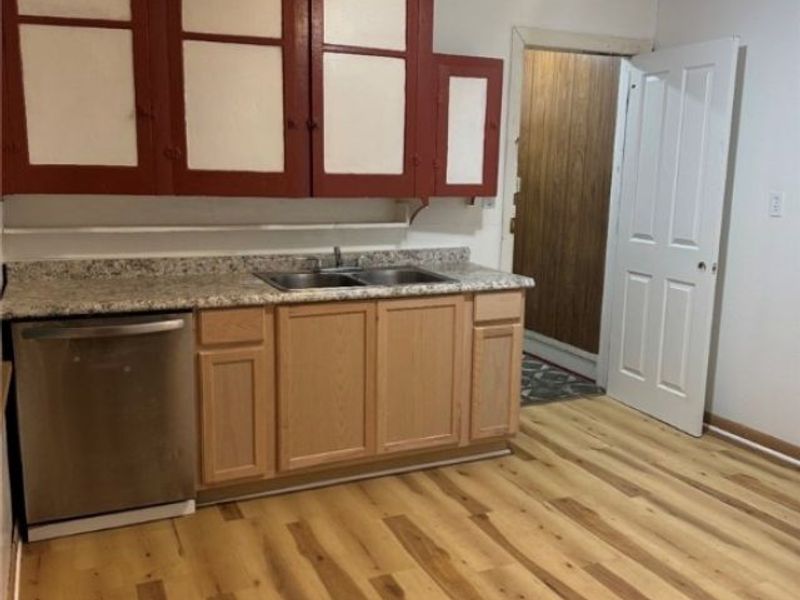 12406 Kinsman Road, Cleveland, OH 44120 Photo 8