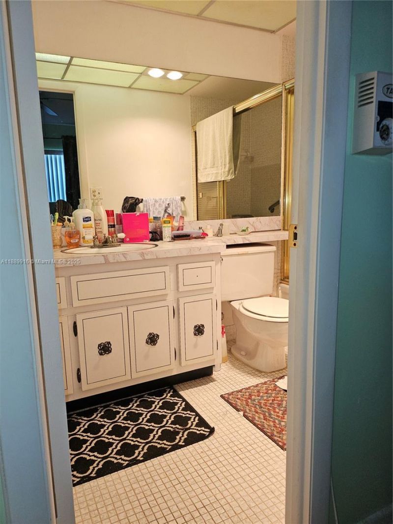 5121 W Oakland Park Blvd, Unit 211, Lauderdale Lakes, FL 33313 Photo