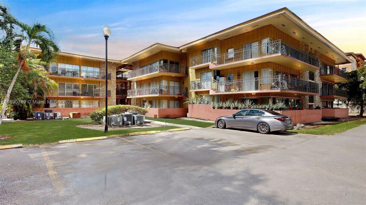 4850 SW 63rd Ter, Unit 131, Davie, FL 33314 Photo