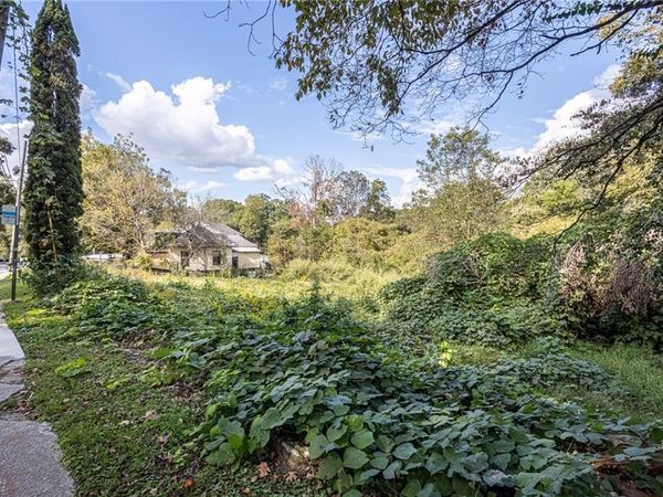 889 Hollywood Road, Atlanta, GA 30318