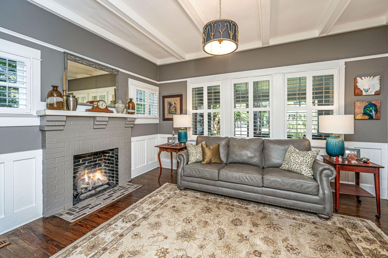 117 Fishburne Street Photo 6