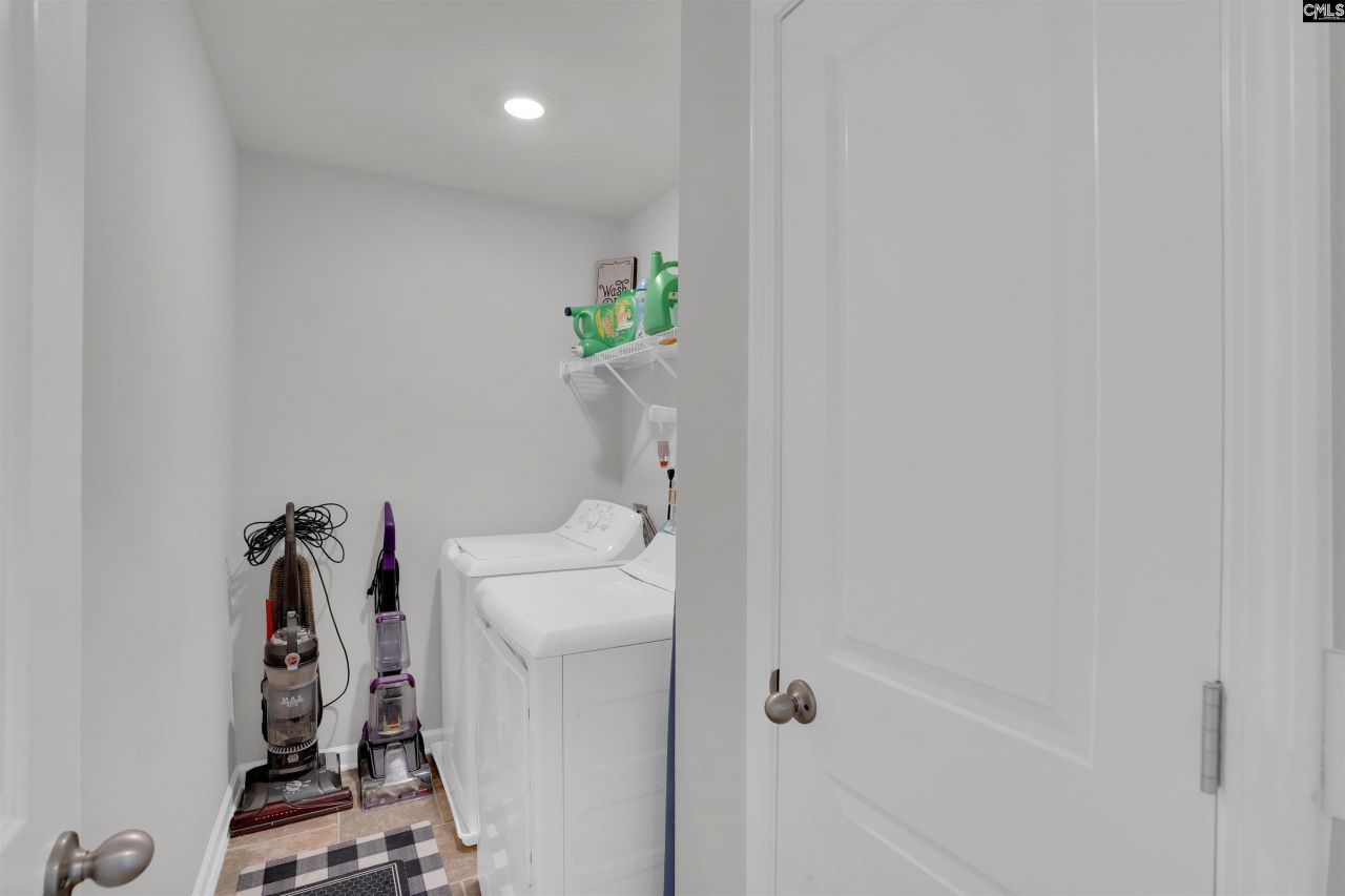 453 Tulip Way Photo 20