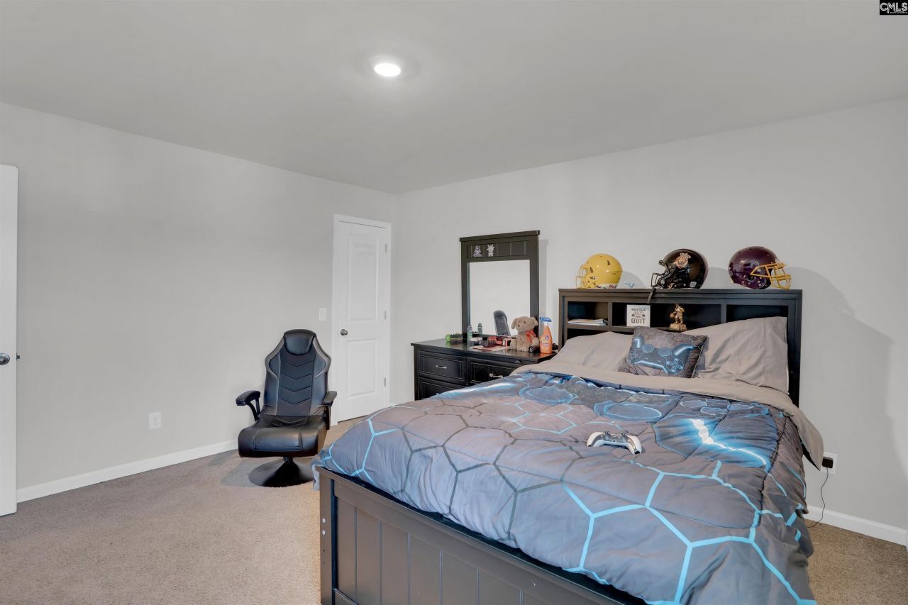 453 Tulip Way Photo 26