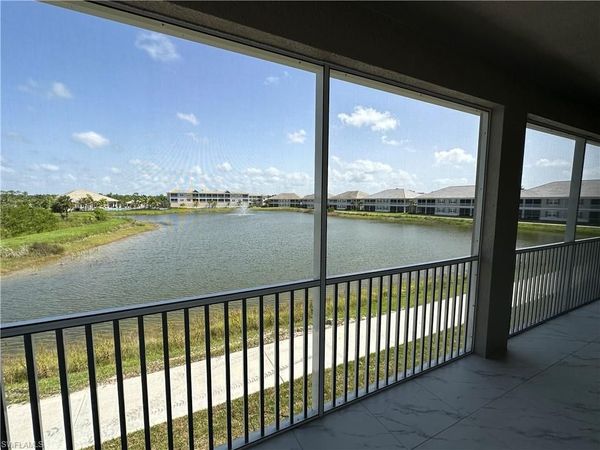 251 Indies Dr E, Unit 201, NAPLES, FL 34114