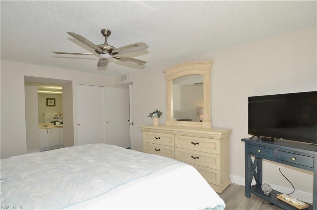 555 Park Shore Dr, Unit B-311, Naples, FL 34103 Photo