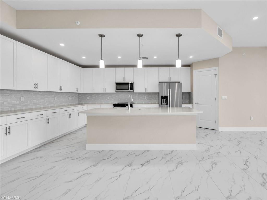 257 Indies Dr E, Unit 102, Naples, FL 34114 Photo