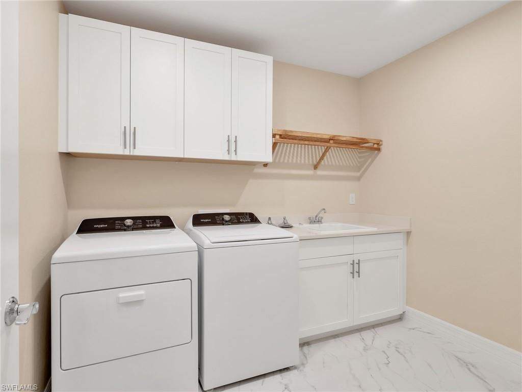 257 Indies Dr E, Unit 102, Naples, FL 34114 Photo