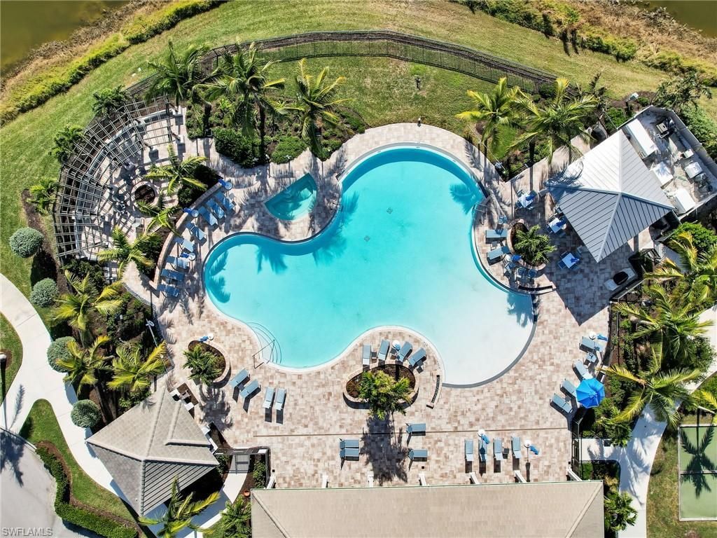 257 Indies Dr E, Unit 102, Naples, FL 34114 Photo