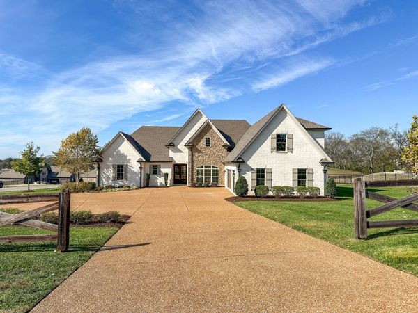 2308 Cages Bend Rd, Gallatin, TN 37066