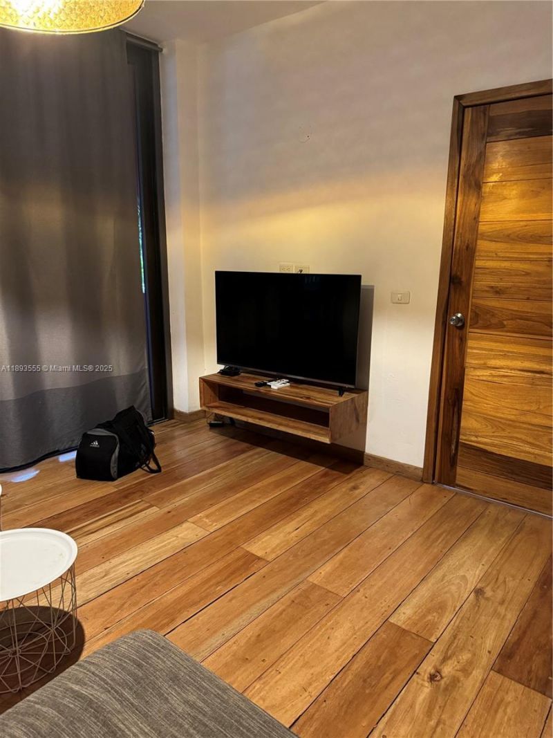 Please Call For Address, Miami, FL 33196 Photo