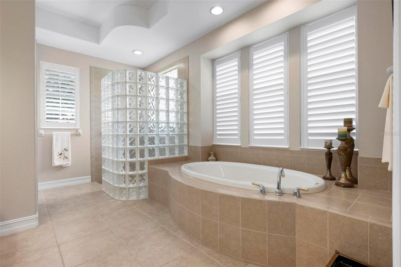 225 Pesaro Drive, North Venice, FL 34275 Photo