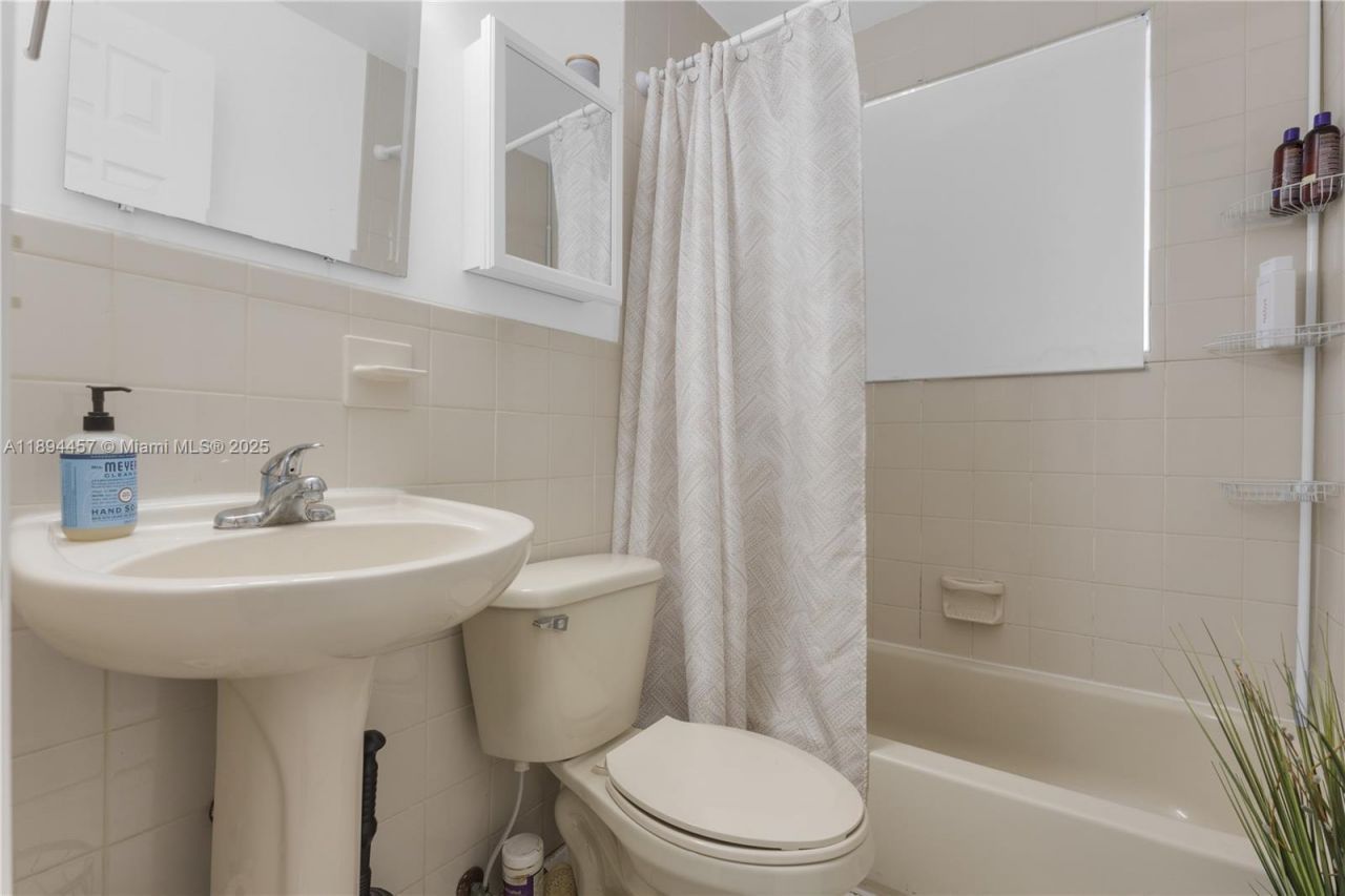 1027 S Euclid Ave, Unit 12, Miami Beach, FL 33139 Photo