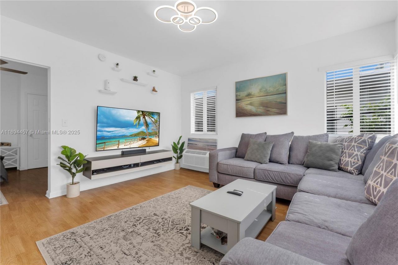 1027 S Euclid Ave, Unit 12, Miami Beach, FL 33139 Photo