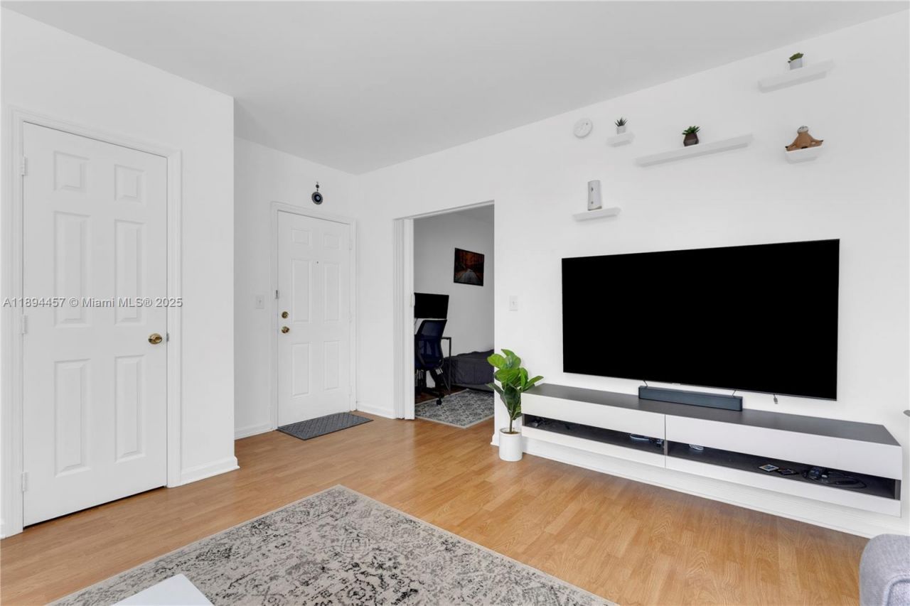 1027 S Euclid Ave, Unit 12, Miami Beach, FL 33139 Photo