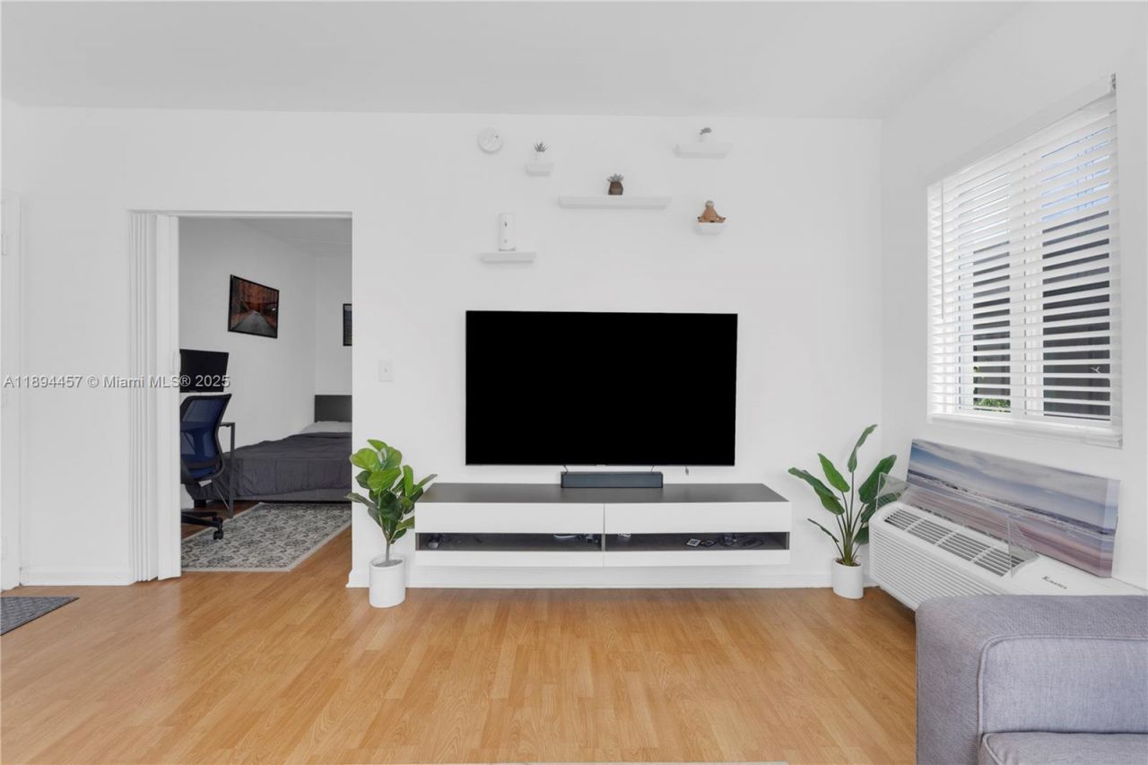 1027 S Euclid Ave, Unit 12, Miami Beach, FL 33139 Photo