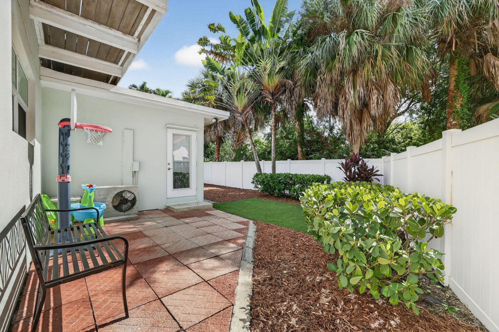 80 SE Saint Lucie Boulevard, Stuart, FL 34996 Photo