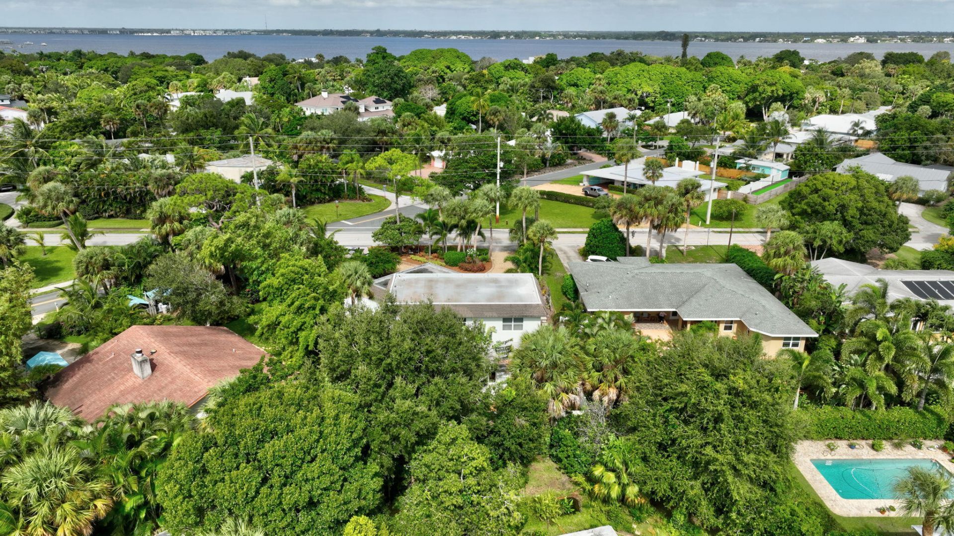 80 SE Saint Lucie Boulevard, Stuart, FL 34996 Photo