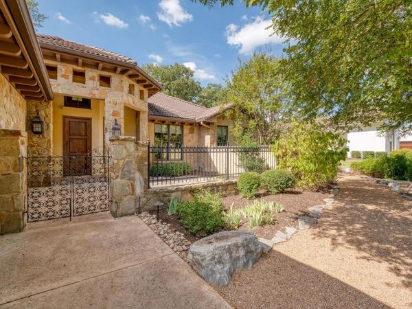 205 Flint Ridge TRL, Georgetown, TX 78628