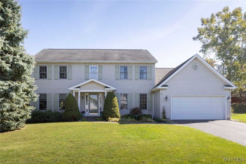 103 Burbank Drive, Orchard Park, NY 14127 Main Photo