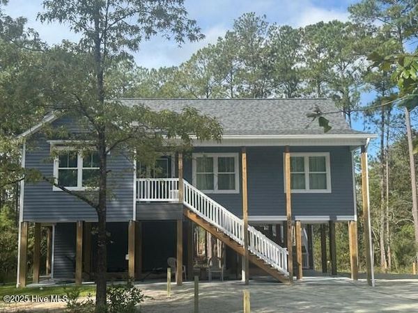 1311 Blackbeard Drive, Oriental, NC 28571