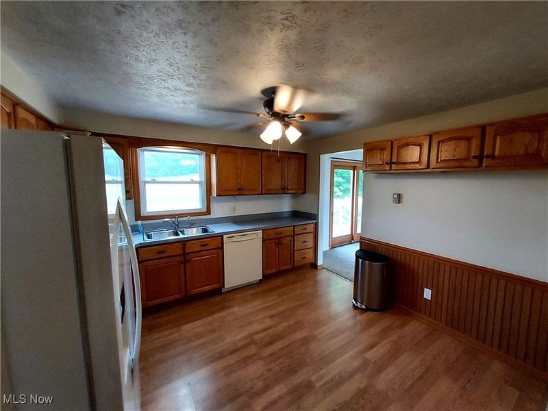 1990 Belfort Avenue NE, Louisville, OH 44641 Photo 7